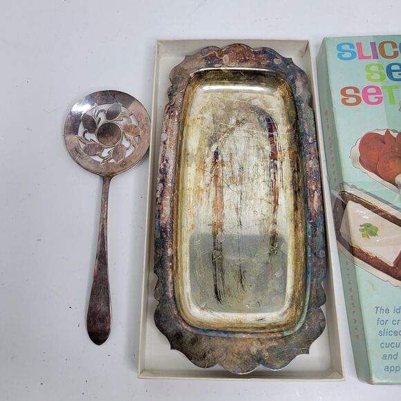 WM Rogers Silverplate Slice 'n Serve Set in Original Box Vintage 1960's - Picture 4 of 9